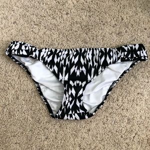 Black and white patterned bikini bottom